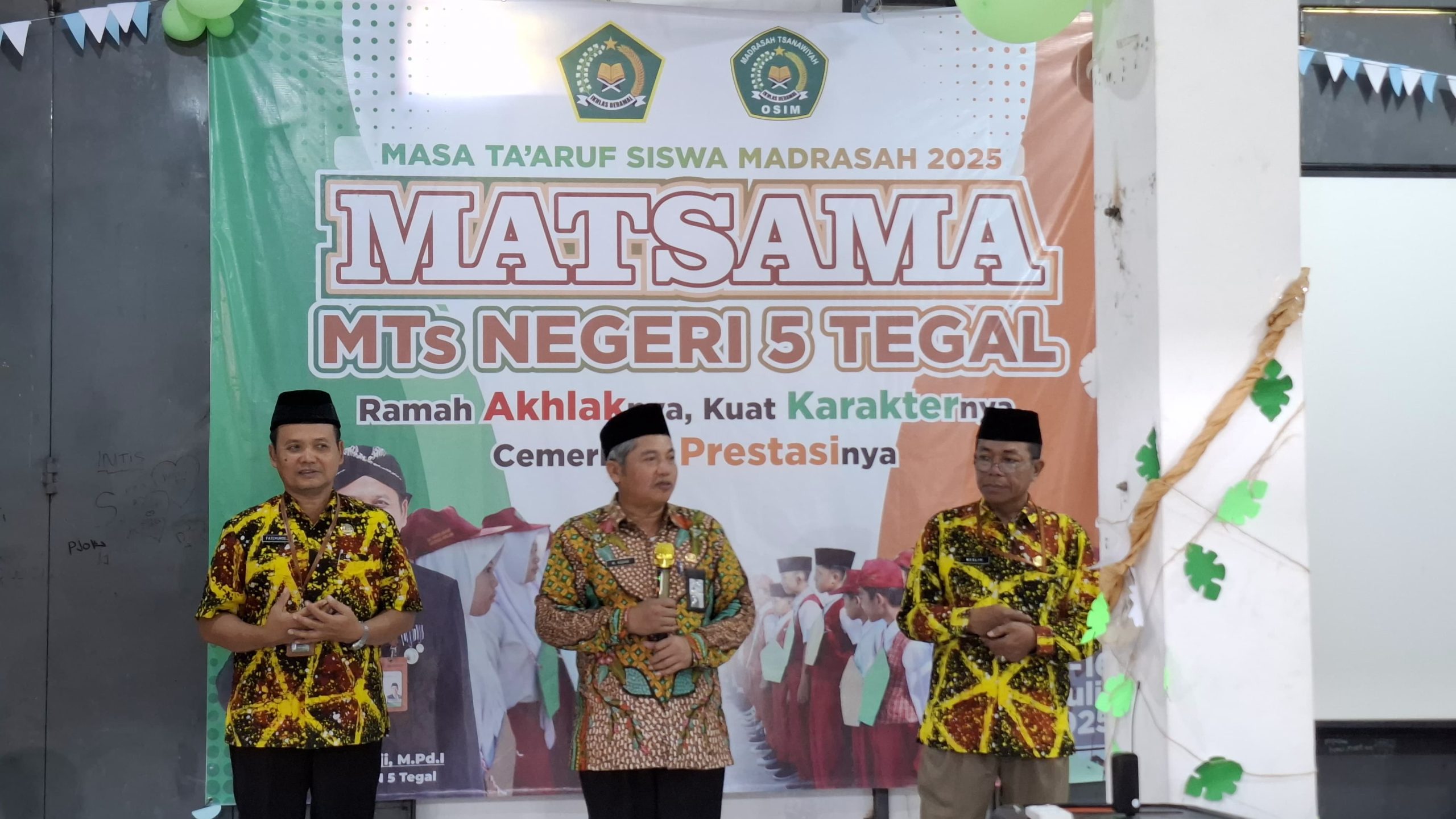 Sambut Siswa Baru, Kepala Kankemenag Kab. Tegal Tinjau Langsung MATSAMA di MTsN 5 Tegal