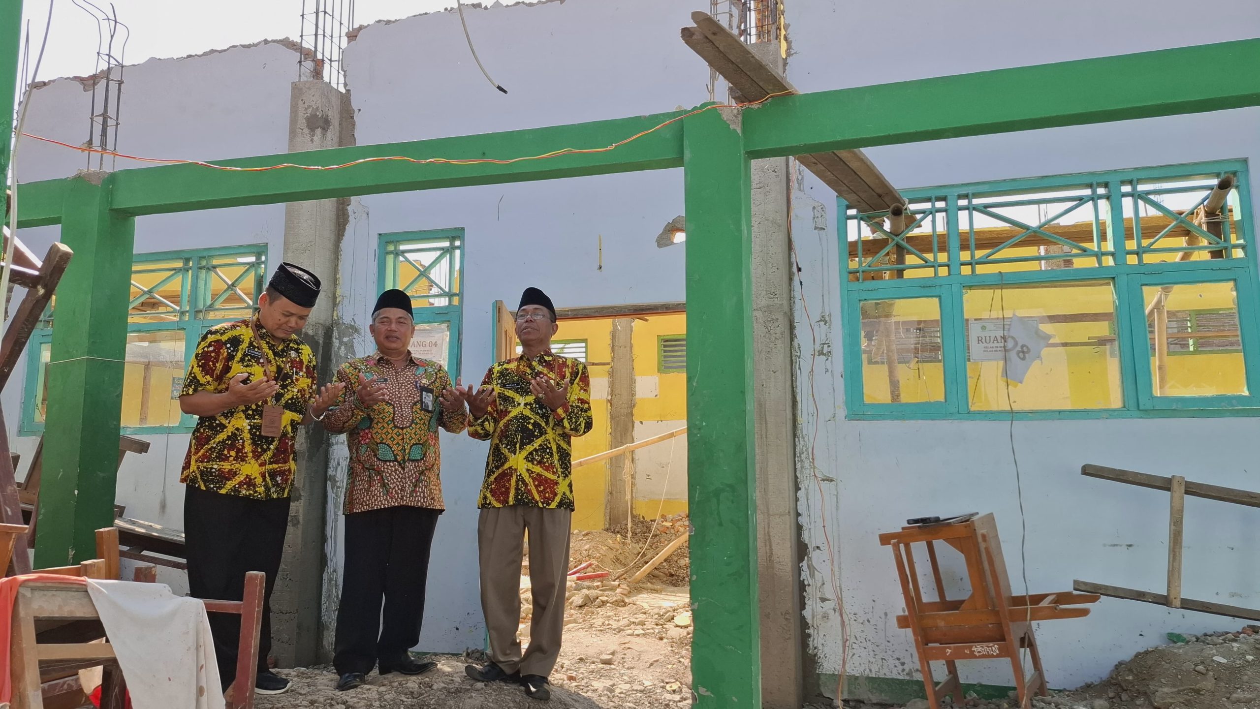 Kepala Kankemenag Kab. Tegal Tinjau Proyek Pembangunan di MTsN 5 Tegal
